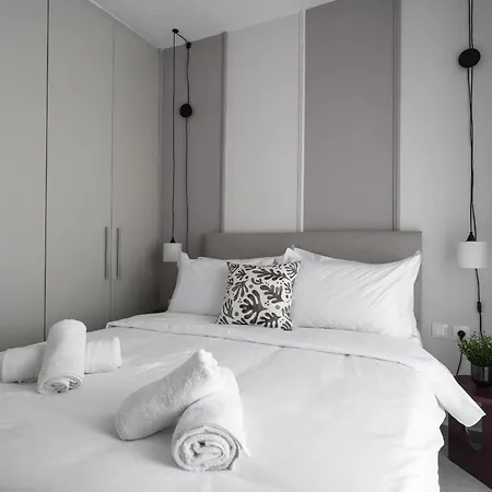 Damon's - 2 Bedrooms Apartment *
