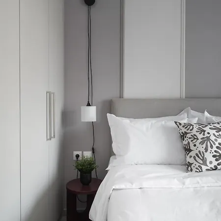 Damon's - 2 Bedrooms Apartment