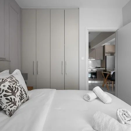 Damon's - 2 Bedrooms Apartment *